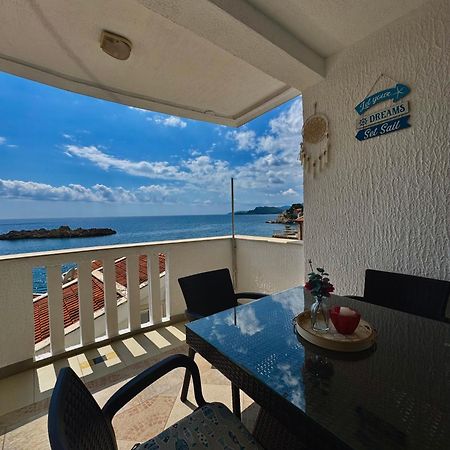 Pine&Sea Beach Retreat Sveti Stefan Bagian luar foto