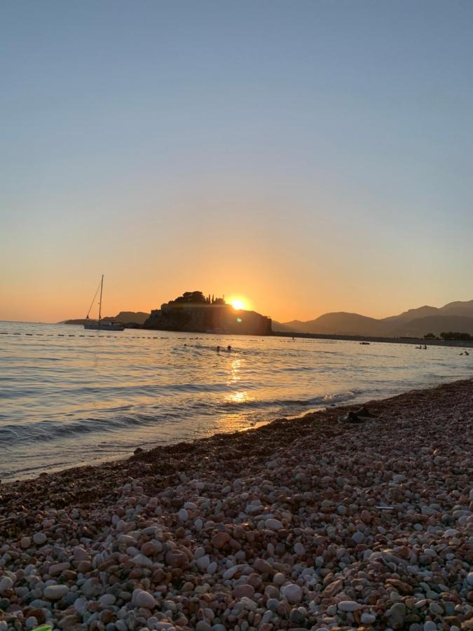 Pine&Sea Beach Retreat Sveti Stefan Bagian luar foto
