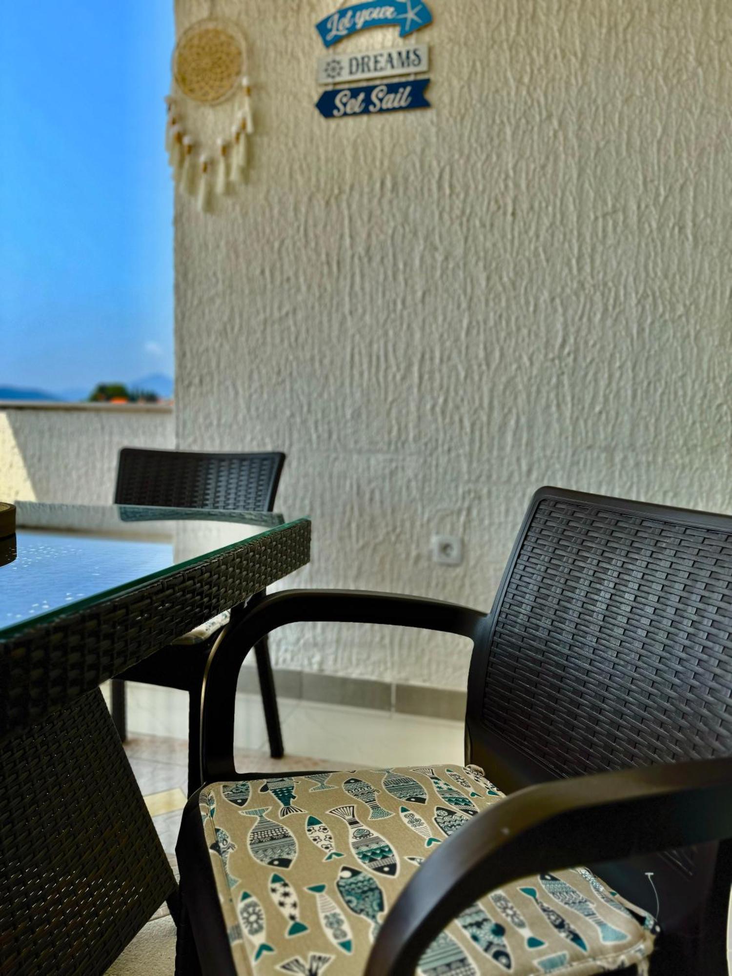 Pine&Sea Beach Retreat Sveti Stefan Bagian luar foto