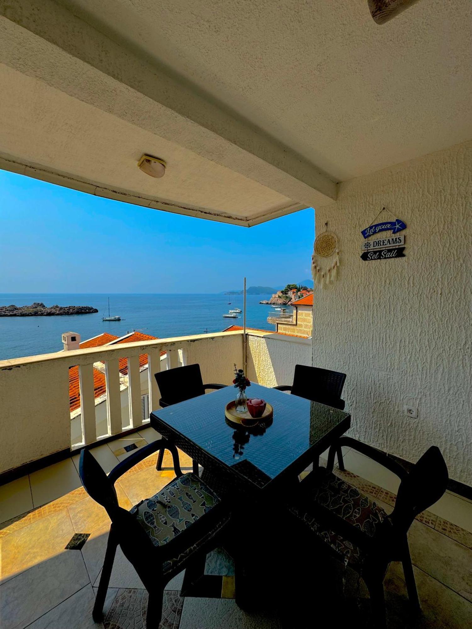 Pine&Sea Beach Retreat Sveti Stefan Bagian luar foto