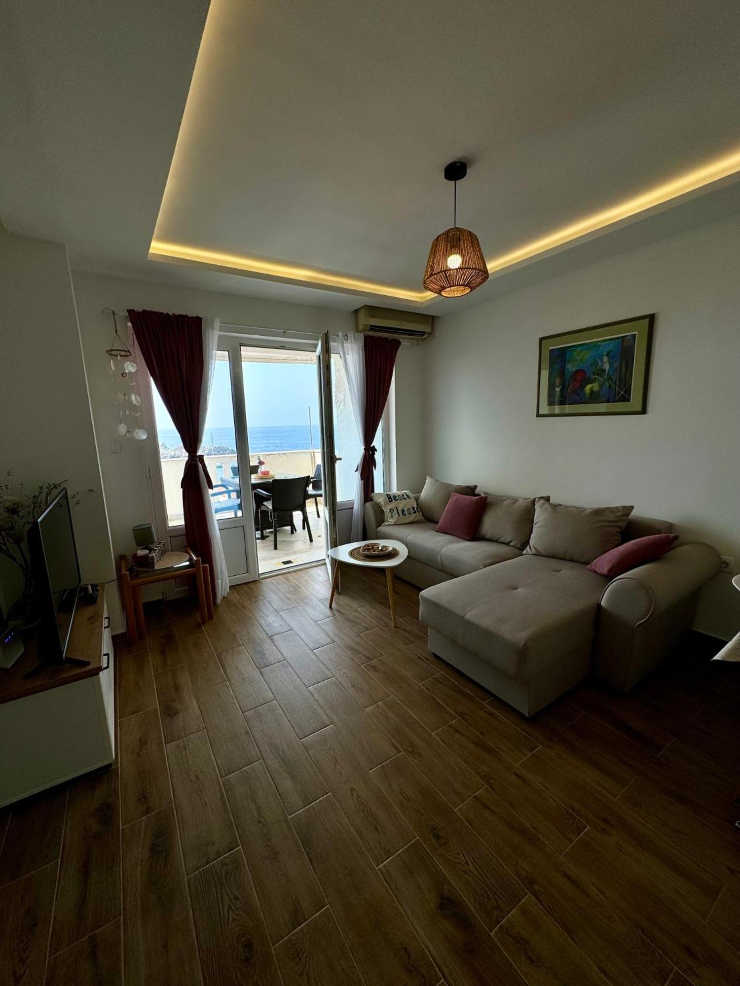Pine&Sea Beach Retreat Sveti Stefan Bagian luar foto