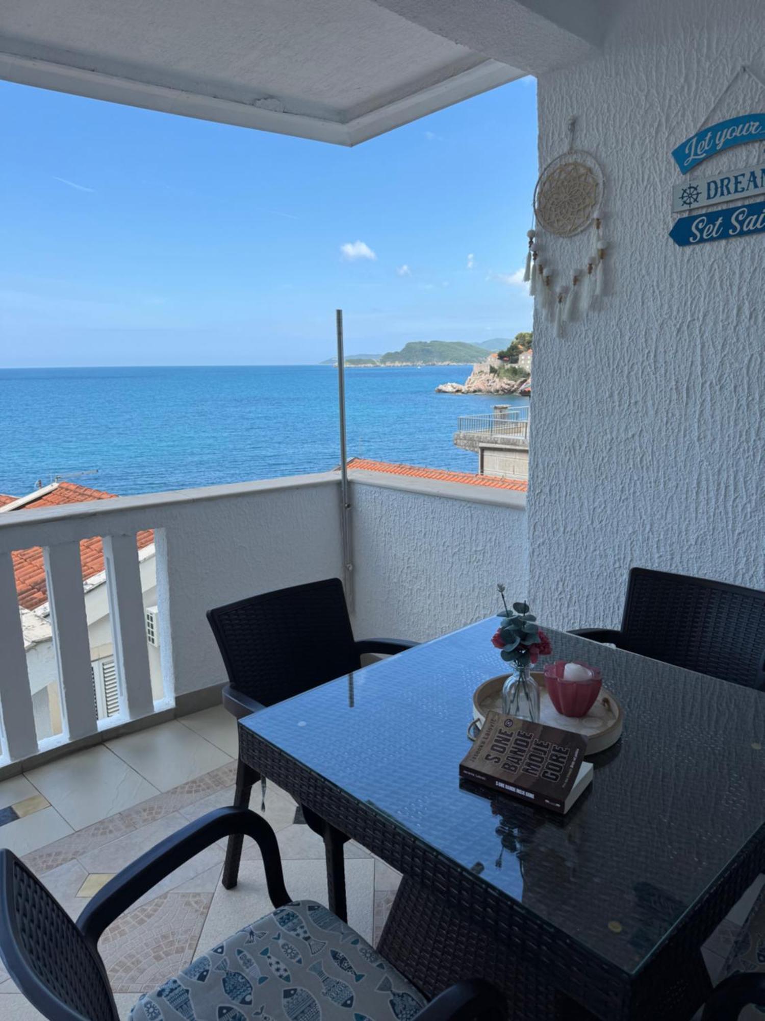 Pine&Sea Beach Retreat Sveti Stefan Bagian luar foto