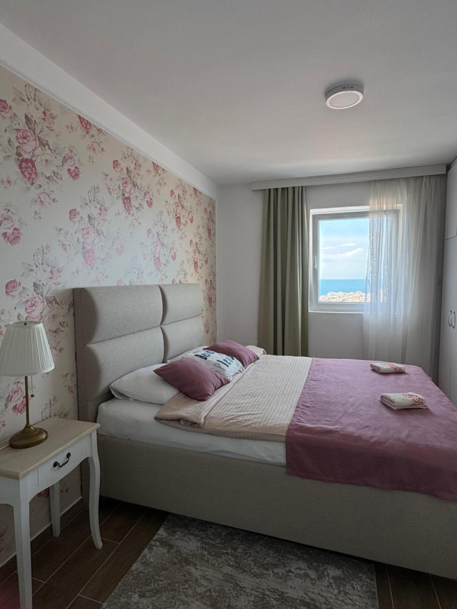 Pine&Sea Beach Retreat Sveti Stefan Bagian luar foto